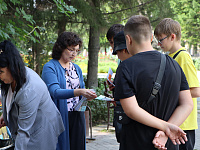 Акция «Читай, Бийск!» на Петровском бульваре